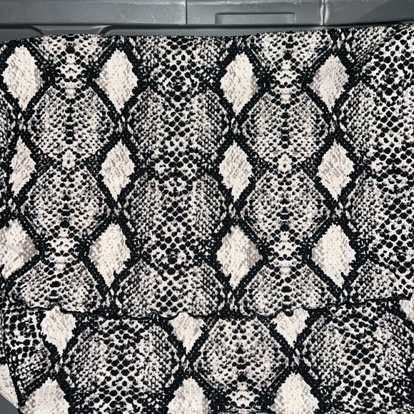 Cotton snake printed short sleeve blouse - Picture 4 of 4